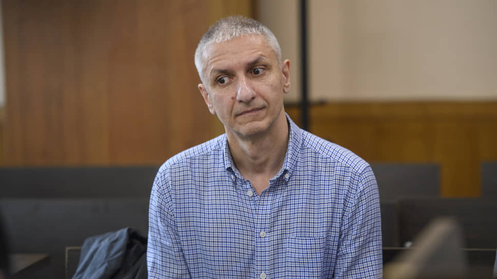 Судебное процесс по делу о мошенничестве экс-главе ЗАГС Татарстана Гульшат Нигматуллиной и ее экс-заместителю Ренату Ахметзянову.