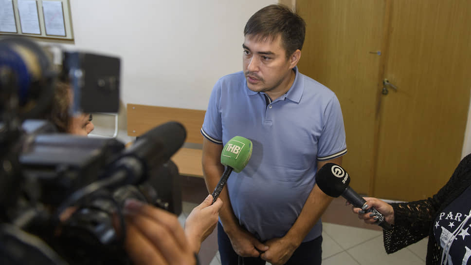 Судебное процесс по делу о мошенничестве экс-главе ЗАГС Татарстана Гульшат Нигматуллиной и ее экс-заместителю Ренату Ахметзянову.