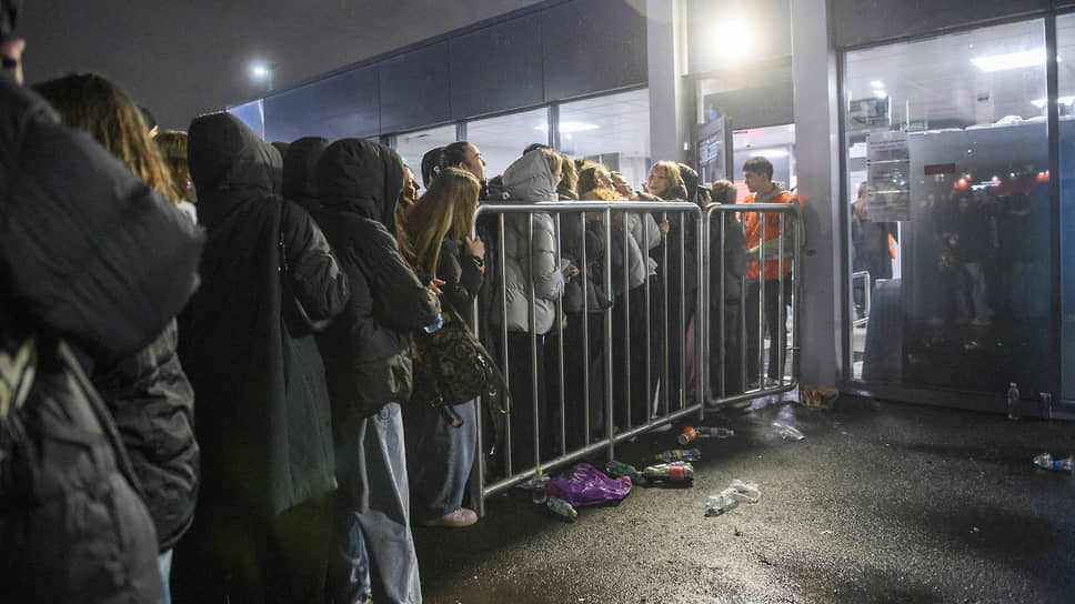 Фанаты перед началом концерта Егора Крида на Татнефть Арене.