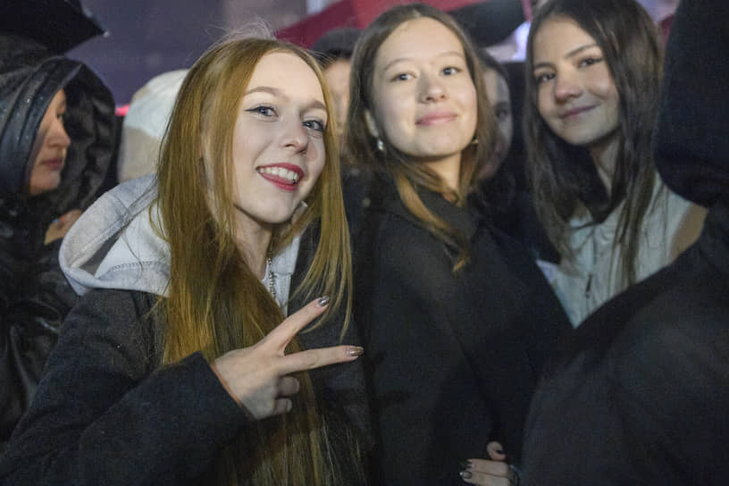 Фанаты перед началом концерта Егора Крида на Татнефть Арене.