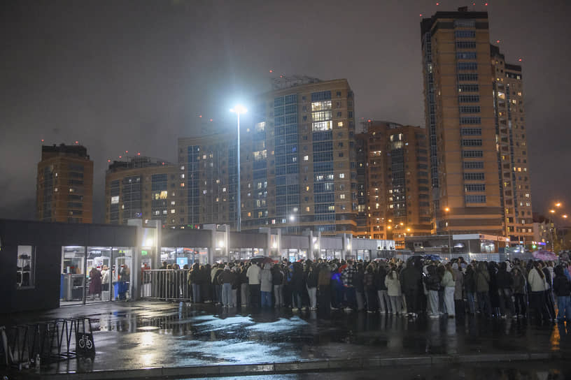 Фанаты перед началом концерта Егора Крида на Татнефть Арене.