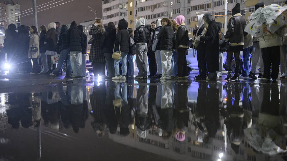 Фанаты перед началом концерта Егора Крида на Татнефть Арене.