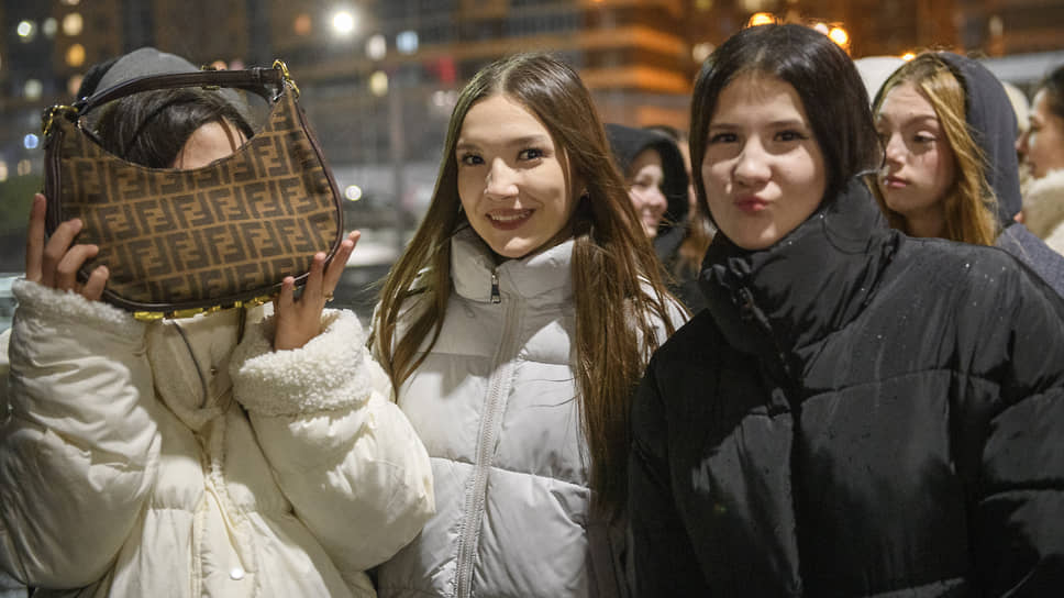 Фанаты перед началом концерта Егора Крида на Татнефть Арене.