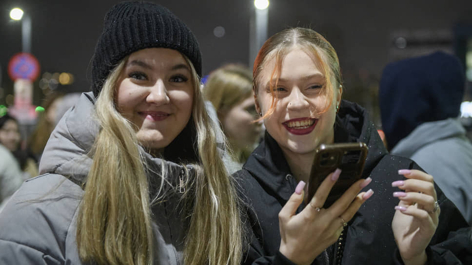 Фанаты перед началом концерта Егора Крида на Татнефть Арене.