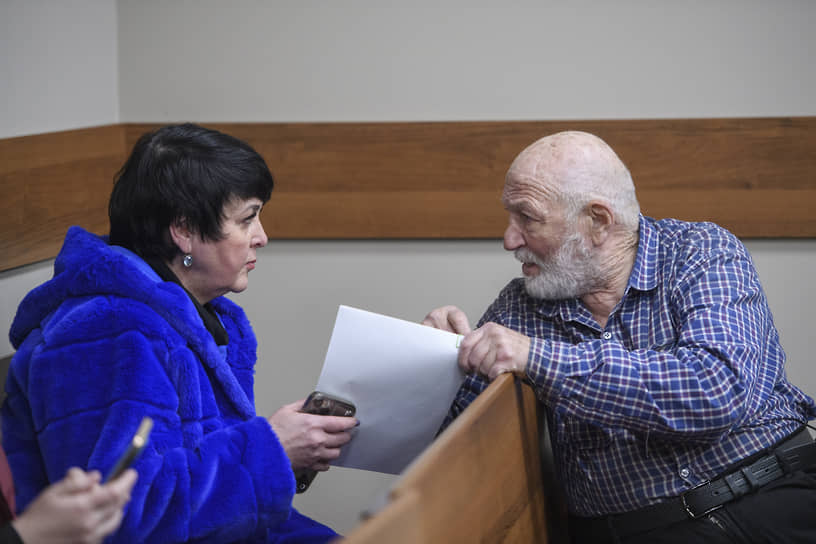 Допрос свидетелей по делу против владельца промбазы в Самосырово
