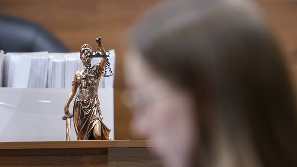 Допрос свидетелей по делу против владельца промбазы в Самосырово
