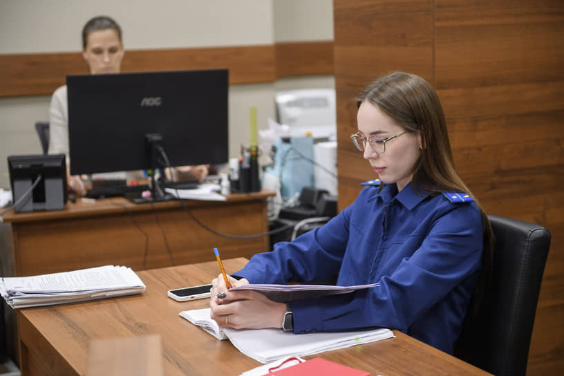 Допрос свидетелей по делу против владельца промбазы в Самосырово
