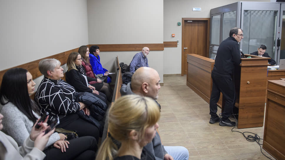 Допрос свидетелей по делу против владельца промбазы в Самосырово
