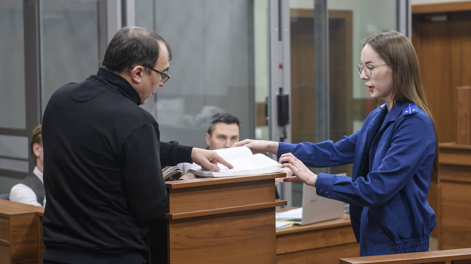 Допрос свидетелей по делу против владельца промбазы в Самосырово
