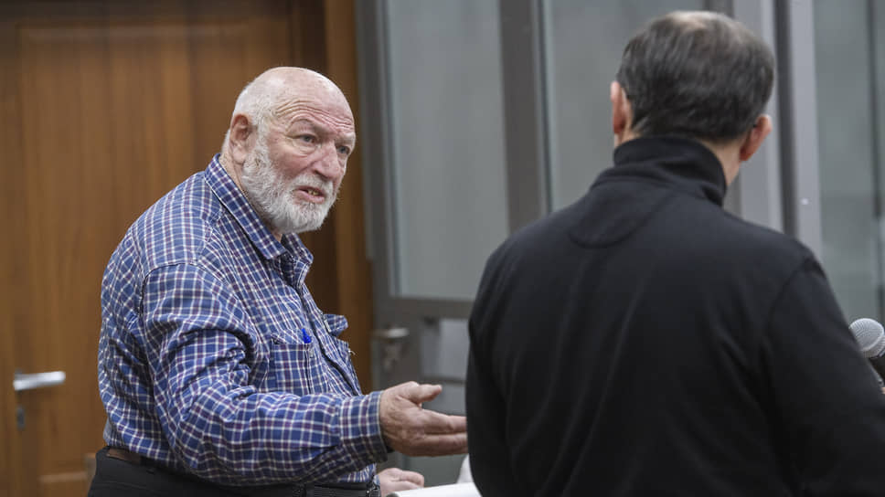 Допрос свидетелей по делу против владельца промбазы в Самосырово
