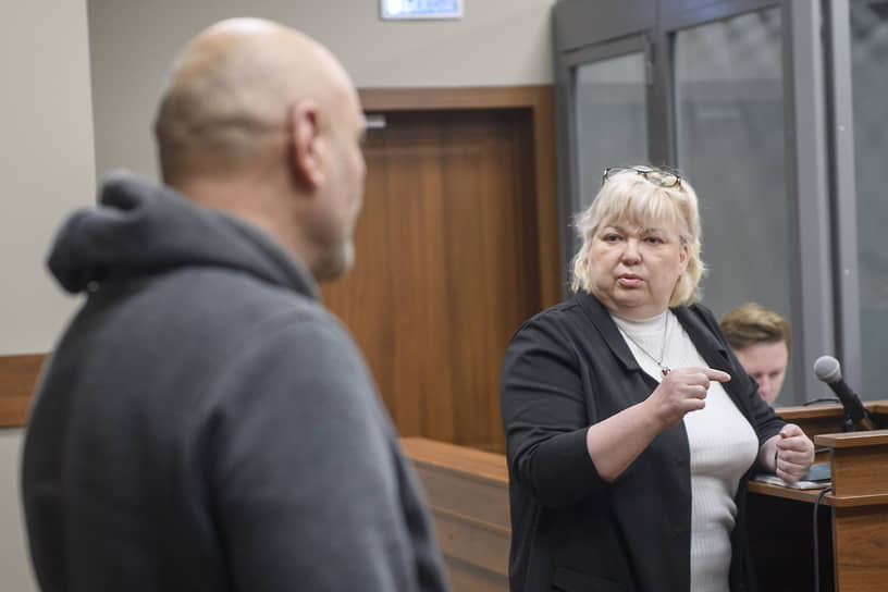 Допрос свидетелей по делу против владельца промбазы в Самосырово
