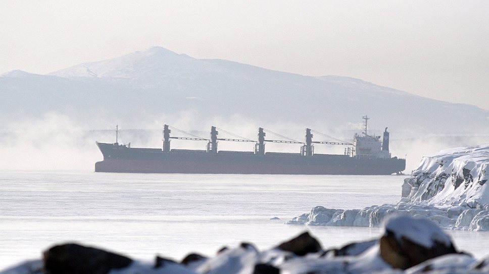 Морские перевозчики будут бороться за то, чтобы железнодорожного коридора на Сахалин не появилось, считают эксперты 