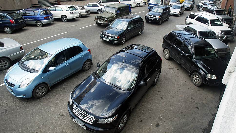 Резкое повышение ставок транспортного налога на мощные автомобили показалось нужным краевым депутатам, но не чиновникам