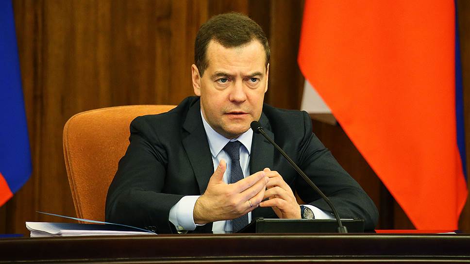 Участники «антикризисного» совещания предложили Дмитрию Медведеву реструктуризировать долги «дочек»  «РусГидро» и регионов