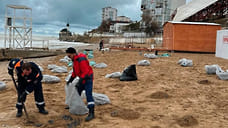 Губернатор Севастополя: массового загрязнения берега мазутом пока нет