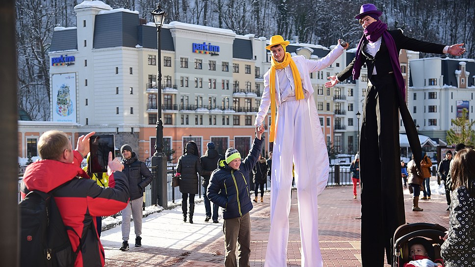 В период зимних каникул горнолыжные курорты Сочи, как ожидается, посетят около 600 тысяч туристов.