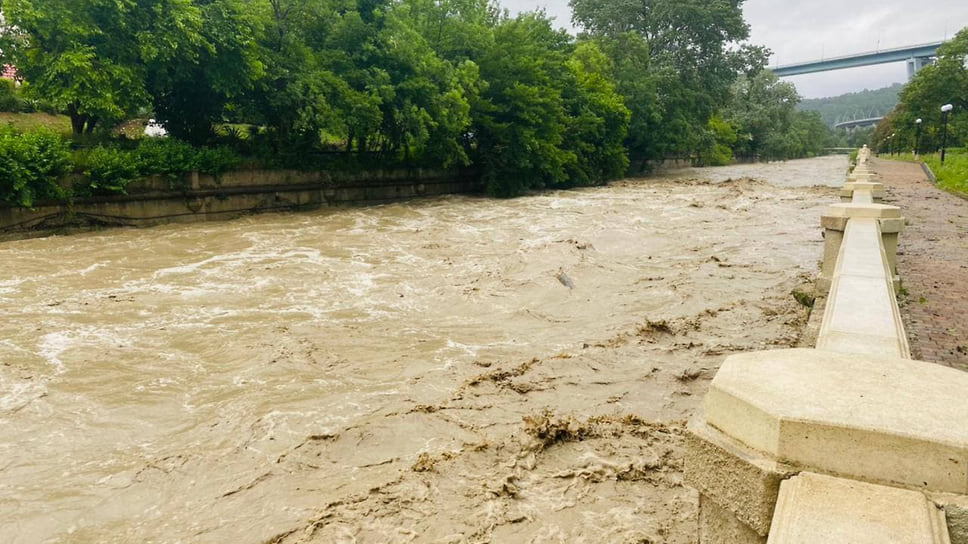 5 июля, Сочи. Критический подъем уровня рек Хорота и Мацеста. 