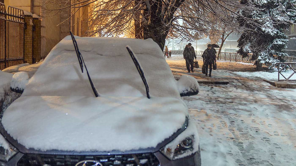 Автомобили в снегу
