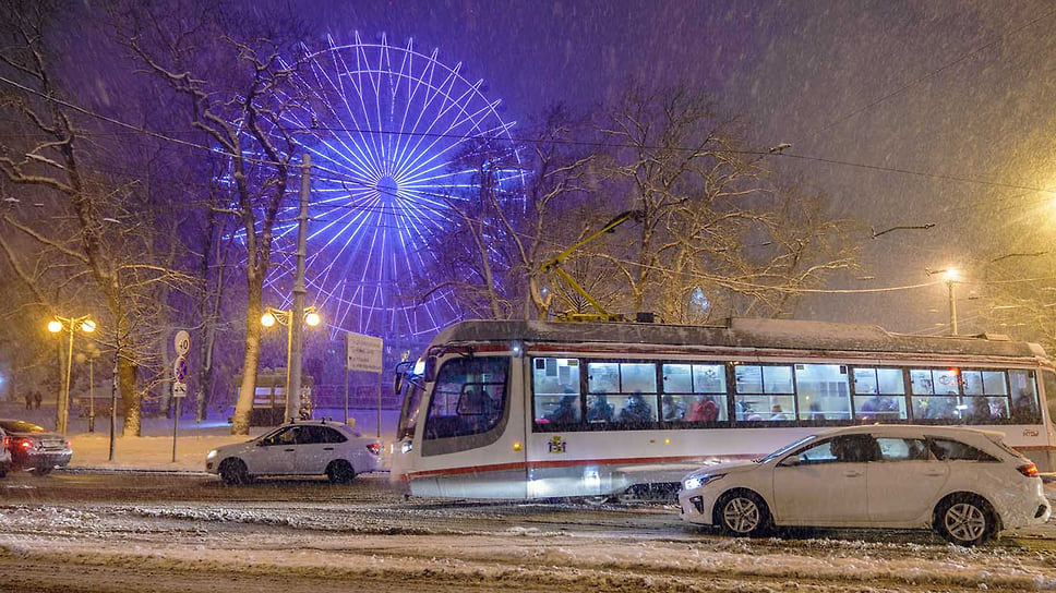 Снегопад на дорогах Краснодара
