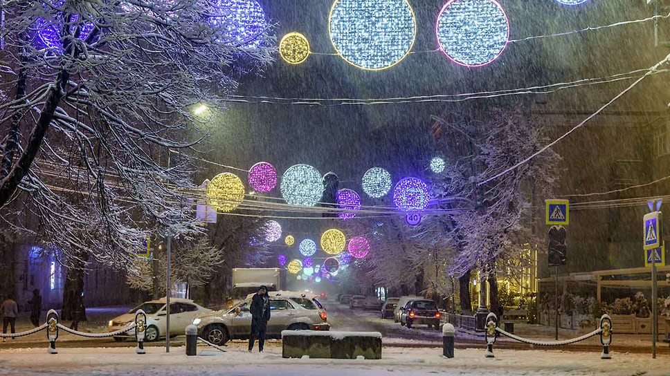 Улица Красная во время снегопада
