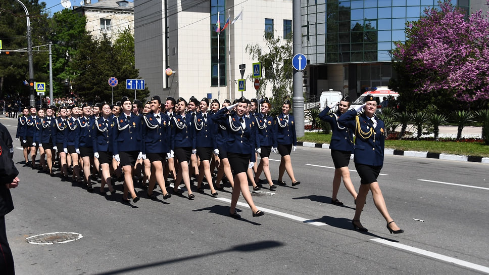 Парад в Новороссийске прошел по улице Советов
