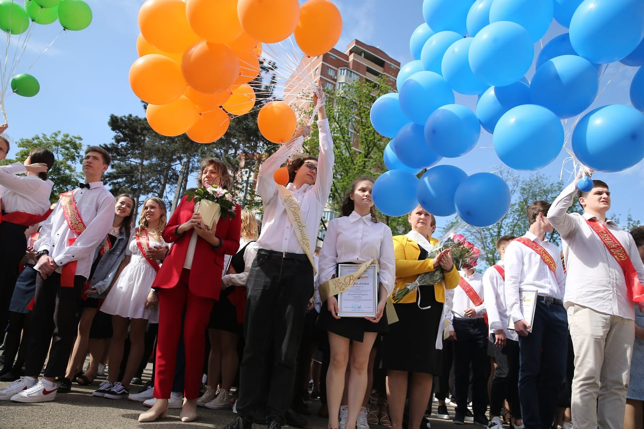 В Краснодаре последние звонки прошли почти для 20 тыс. выпускников 4, 9 и 11 классов