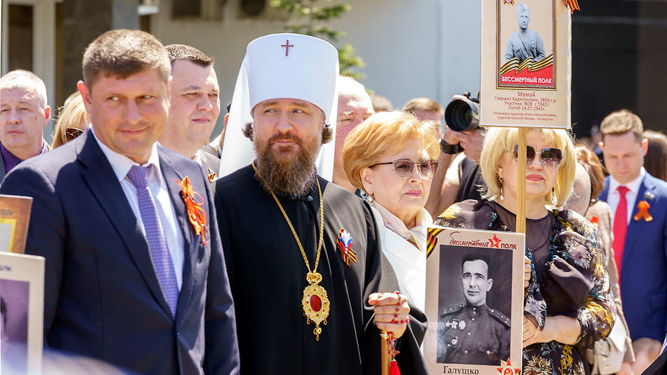 Мэр Краснодара Андрей Алексеенко, митрополит Екатеринодарский и Кубанский Григорий и председатель городской Думы Вера Галушко (9 мая 2022 года)