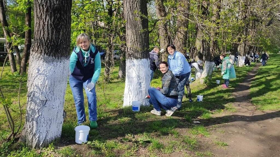 В Центральном округе выкрасили более 20 детских спортивных площадок. Вывезено 300 кубометров мусора