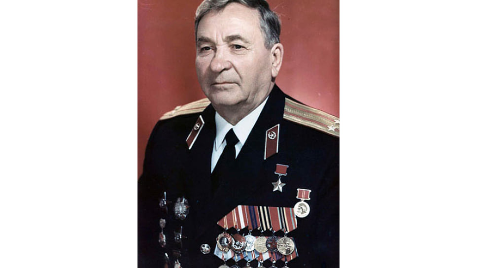 Гуденко Павел Гаврилович (1911–1994). Заместитель командира батальона 358-го стрелкового полка, 136-й стрелковой Киевской Краснознаменной дивизии. В 1945 году форсировал реку Одер в районе населенного пункта Шенинген (ныне Каменец Польша). Захватив плацдарм, вместе с батальоном удерживал его до подхода основных сил полка. Звание Героя Советского Союза присвоено 29 июня 1945 года
