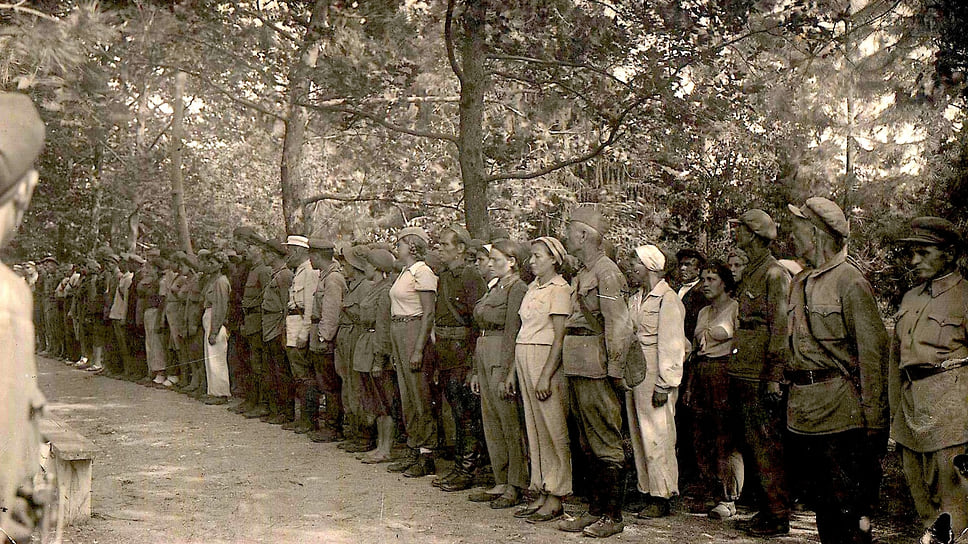 Бойцы Сочинского истребительного батальона». Сочи, 1940-е годы