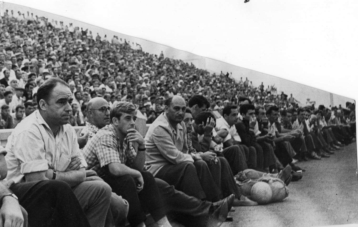 Заполненный стадион, 1963 год
