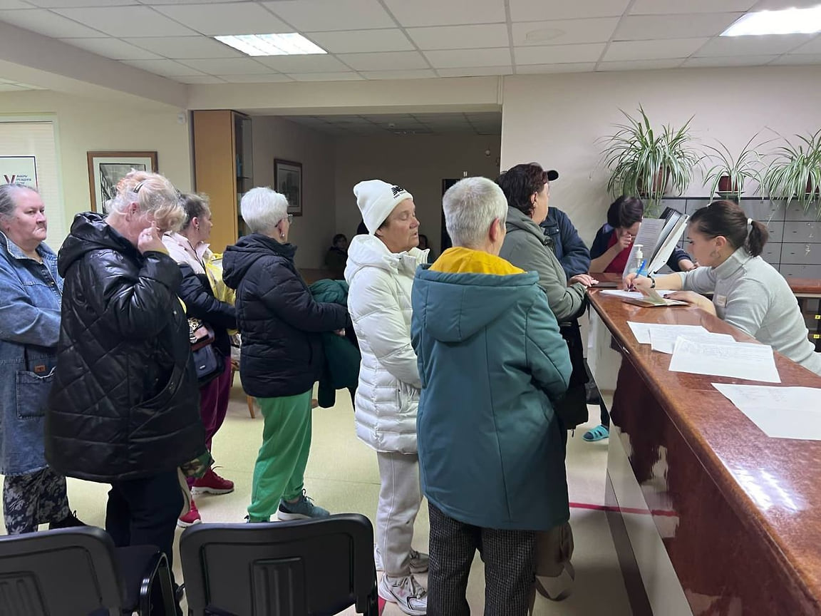 Власти города приняли решение о размещении жителей пострадавшего от пожара дома в пунктах временного размещения на базе отелей «Паллада», «Полярные зори» и «Альфа»
