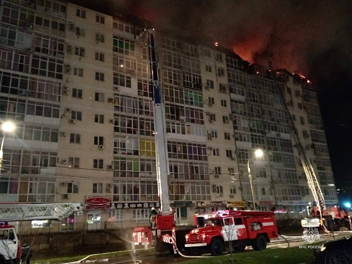 Из дома эвакуированы 440 человек, из них 112 детей