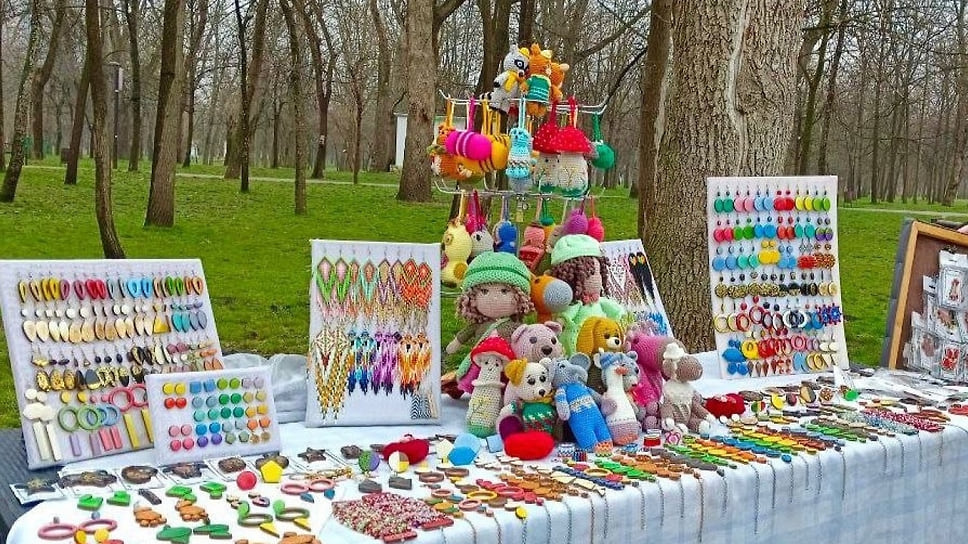 С полудня и до вечера для краснодарцев и гостей города все три дня в парках будут выступать артисты