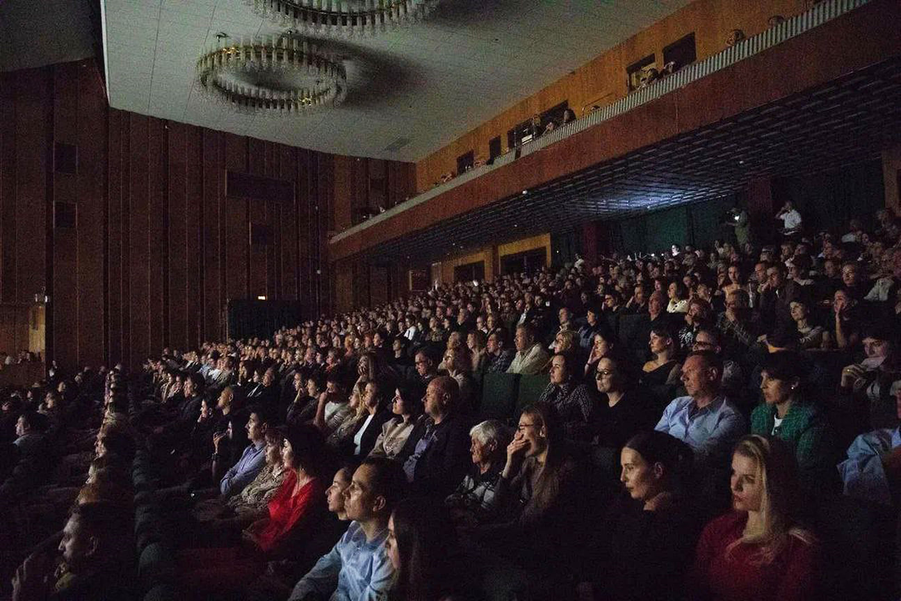 Зал театра был полон