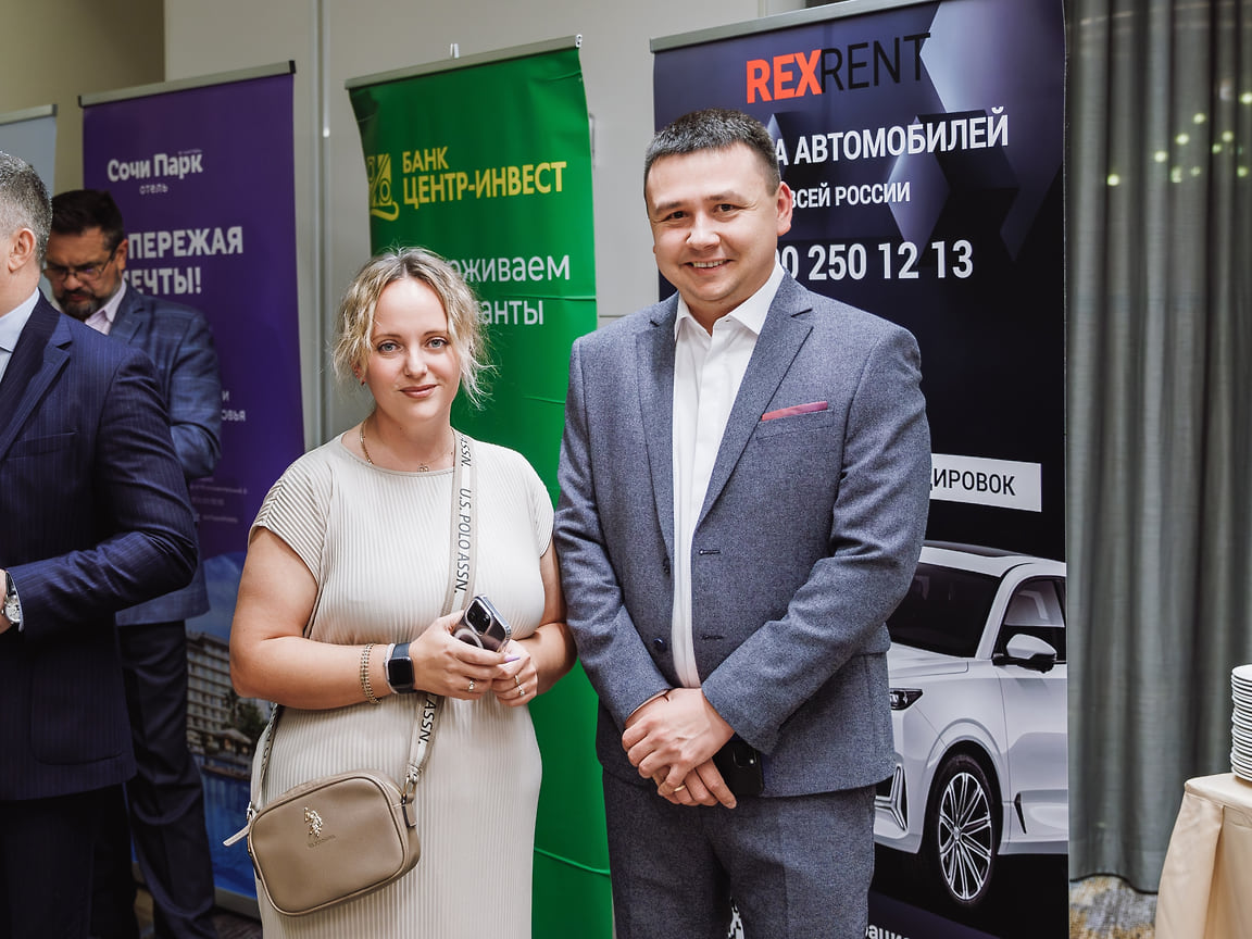 Директор Департамента автопарка RexRent Ильнур Низамов, руководитель подразделения аренды Сочи Екатерина Крутикова