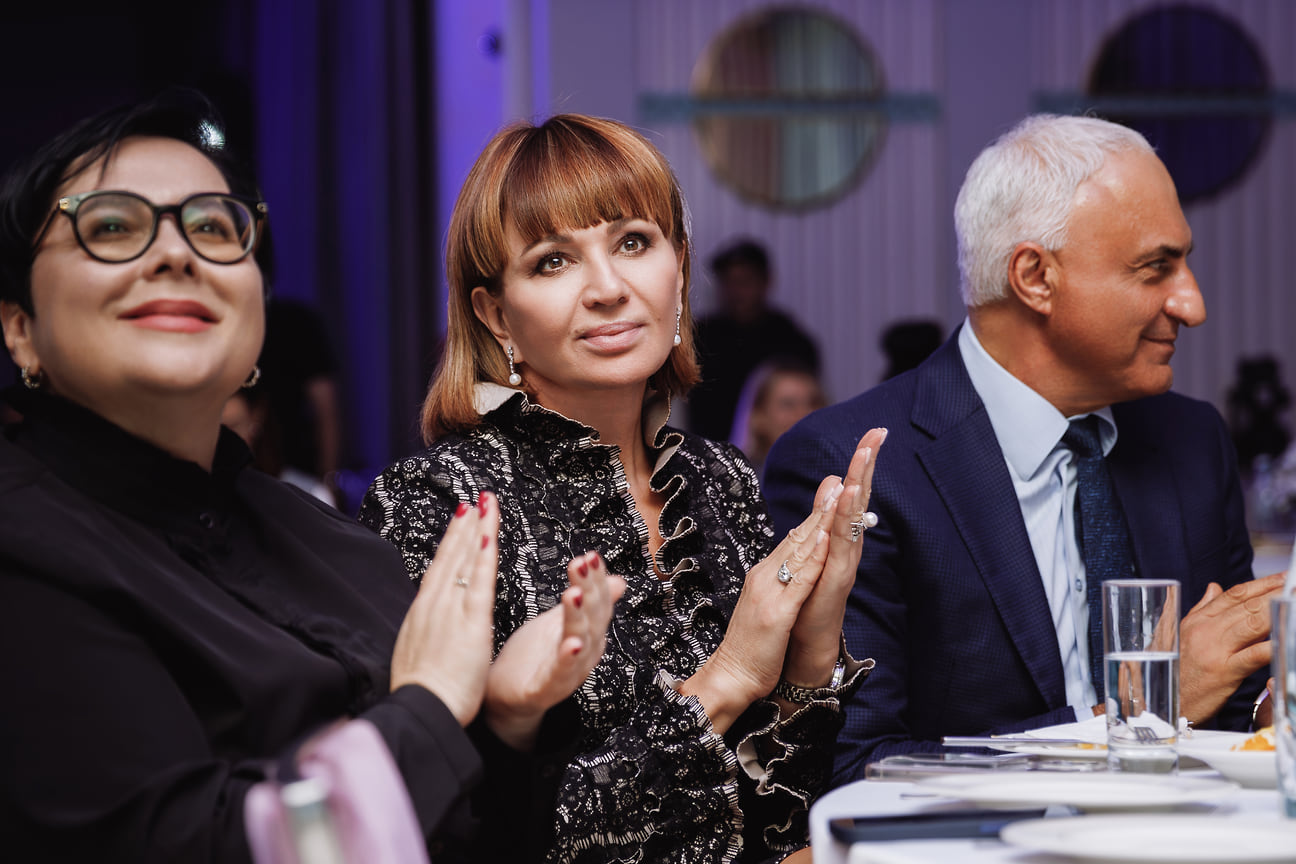 Управляющий по корпоративным вопросам региона аффилированных компаний «Филип Моррис Интернэшнл» в России Алиса Андреева, управляющий Краснодарским отделением Сбербанка, член экспертного совета премии Татьяна Сергиенко, глава группы медицинских компаний CL Феликс Гамзаев