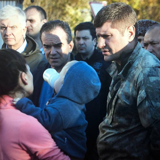 Одним из серьезнейших испытаний для губернатора стали многочисленные природные катаклизмы и ЧП, с которыми столкнулся регион. Губернатор Краснодарского края Вениамин Кондратьев во время обхода станицы Кабардинской Апшеронского района, серьезно пострадавшей от наводнения осенью 2018 года