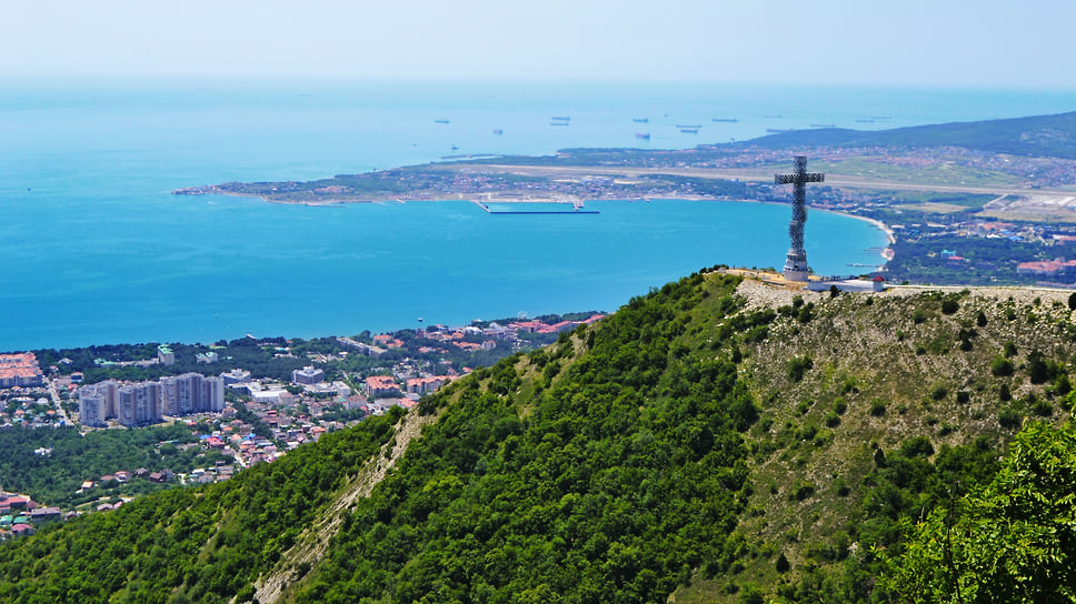 Активно развивающаяся за последнее десятилетие туристическая инфраструктура в Геленджике позиционирует его как курорт премиум-класса