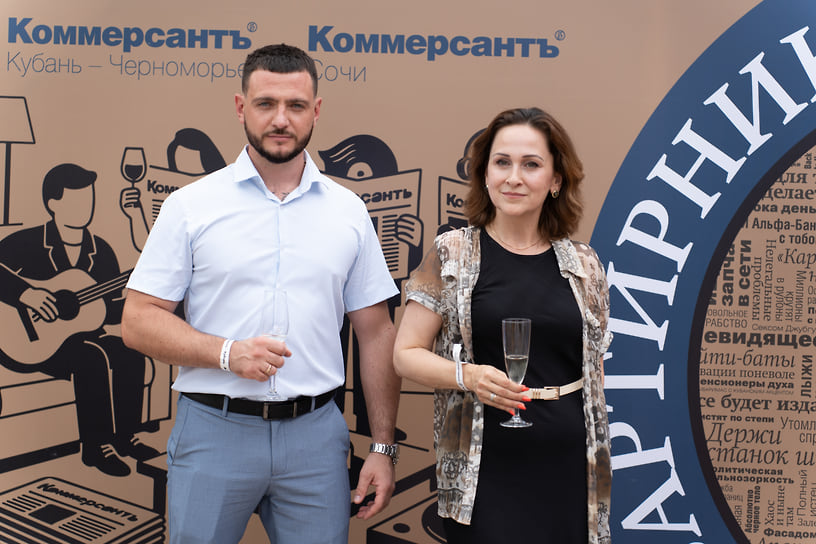 Руководитель регионального торгового подразделения ЮГ «Выбор-С» Дмитрий Попов, руководитель мебельного салона «Полезный объем» Алла Макаренко