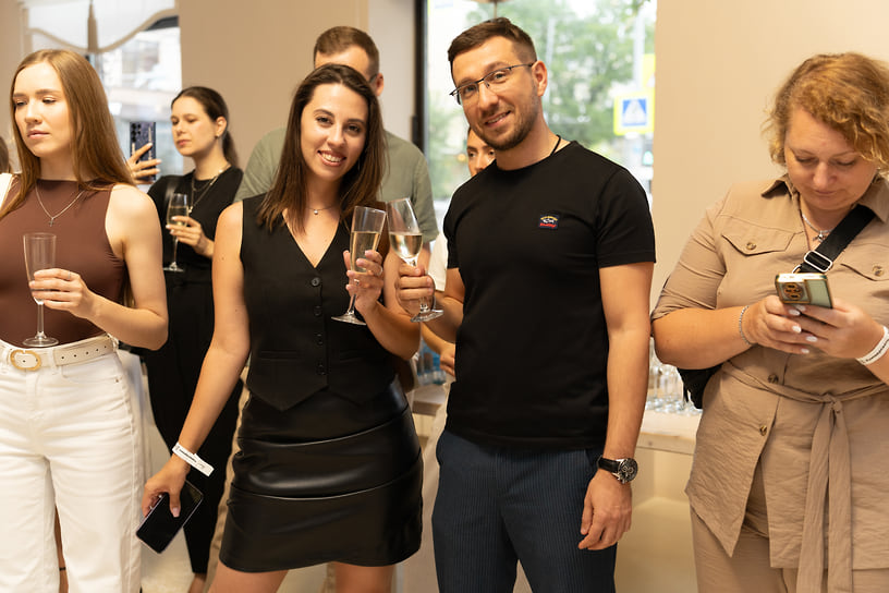 Маркетолог ГК «Метрикс Development» Карина Иващенко, директор Центра поддержки экспорта Краснодарского края Роман Воротников