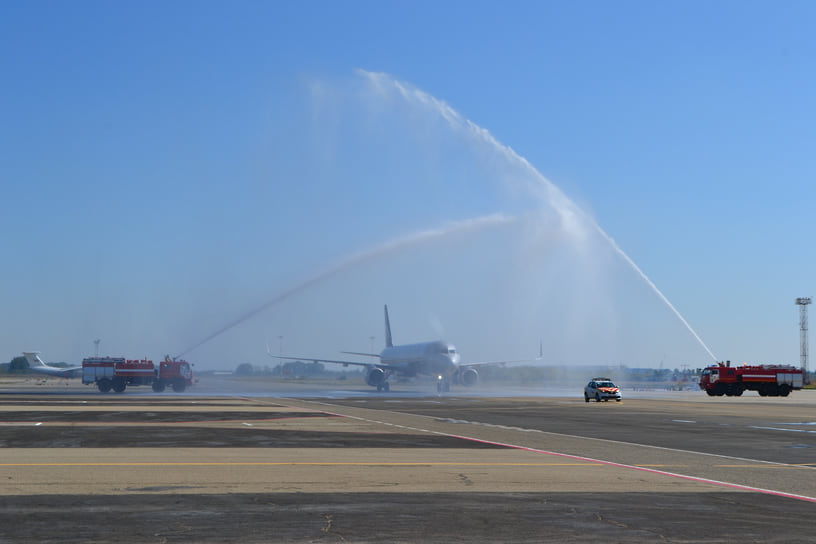 Самолет прилетел с опережением графика