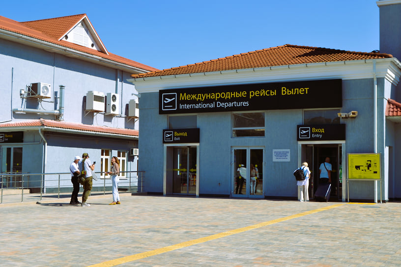 17 сентября в аэропорту Краснодара встретили первый международный рейс из Стамбула, на котором прибыли 37 пассажиров. В 15:40 этот же борт отправился из кубанской столицы в турецкий город.