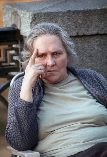 «Если бы мне достались два билета в рай, я бы отдала второй билет своему сыну, с которым я бы смогла в раю встретиться. Слишком рано я его потеряла»,— говорила в блиц-интервью «МК» Нонна Мордюкова