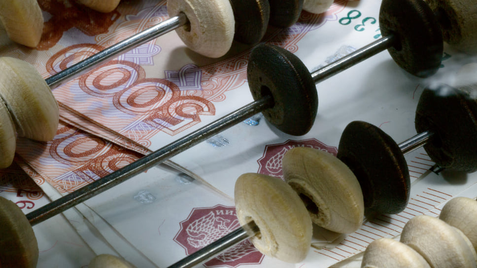 Основными источниками финансовых поступлений в региональную казну остаются: налог на прибыль организаций и налог на доходы физических лиц 