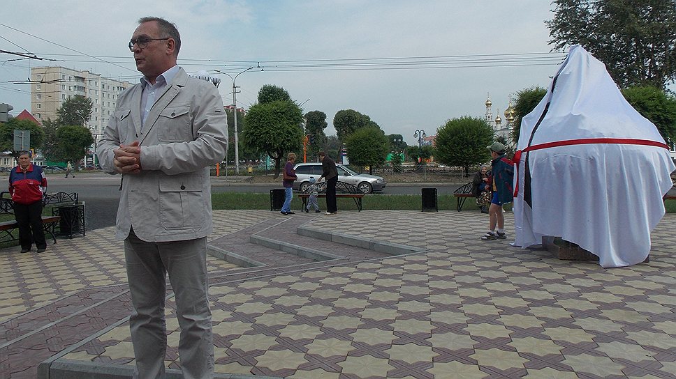 Конкуренты действующего мэра Абакана Николая Булакина (на фото) считают, что он дистанцировался от «Единой Рос­cии», чтобы не снижать свои результаты на выборах главы города