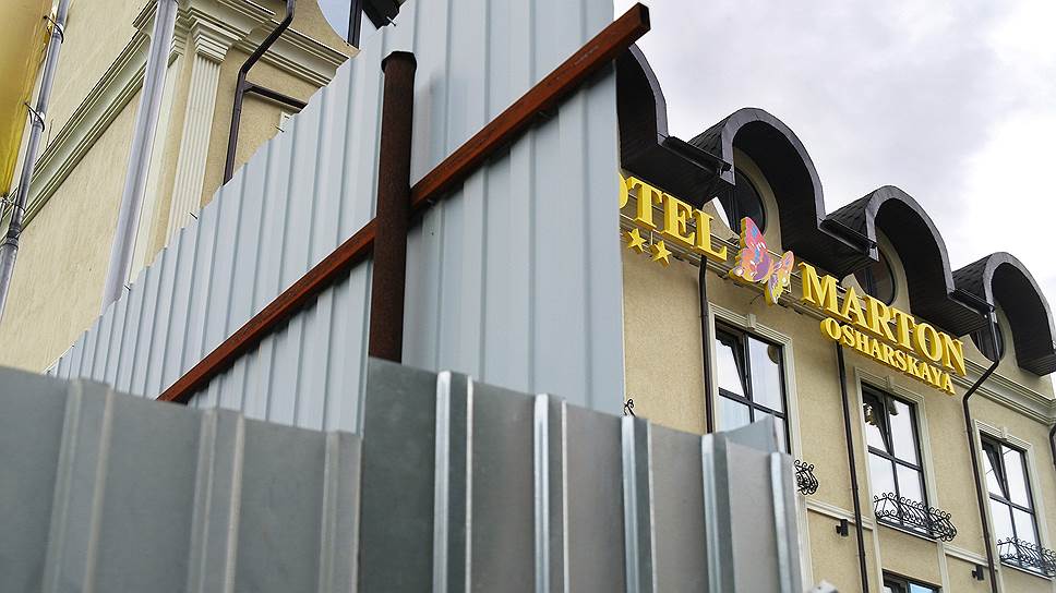 Чиновники настаивают, что гостиницу на Ошарской улице необходимо снести, как самострой