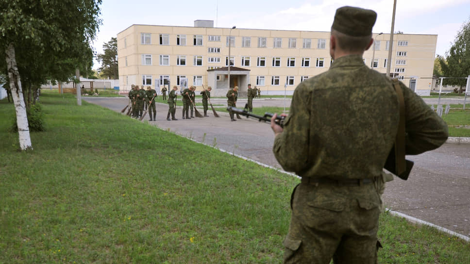 Военных могут ограничить в поставках газа из-за долгов новой УК