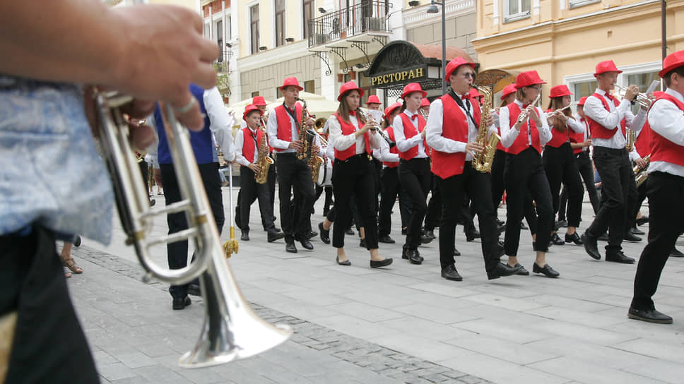 На день города нижегородцев порадуют музыкой и танцами
