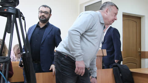 Суд оценил бюрократический прорыв // Дзержинских чиновников осудили за провалившуюся в кипяток девушку